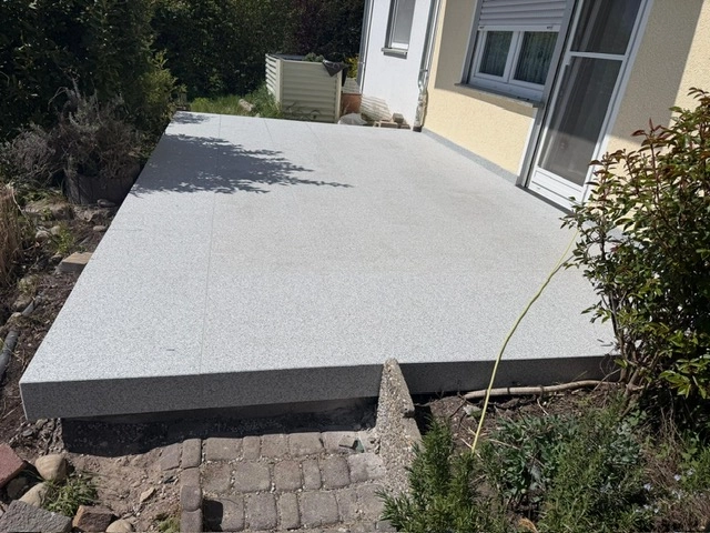 Natursteinterrasse