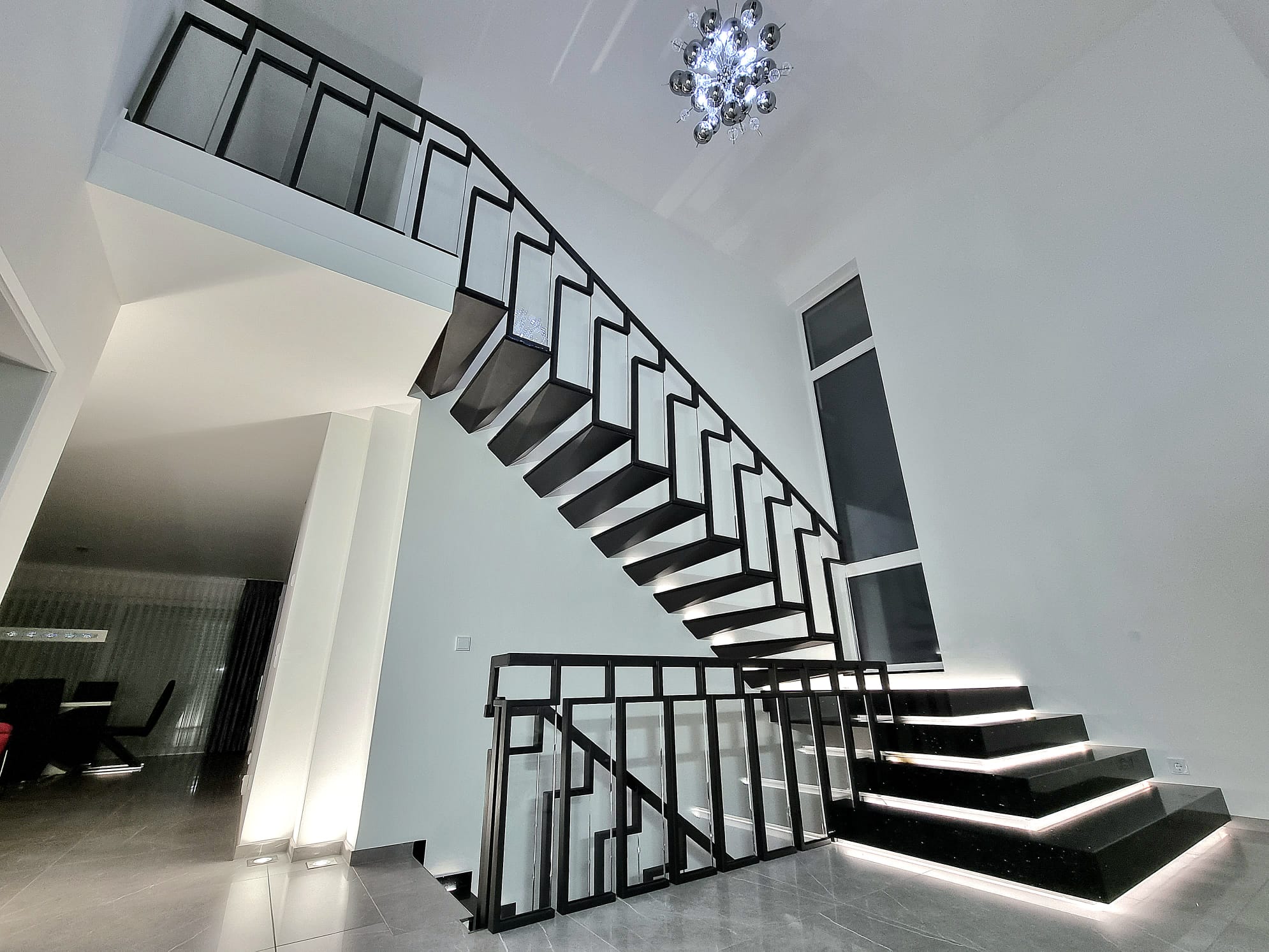 Treppe aus Naturstein mit LED